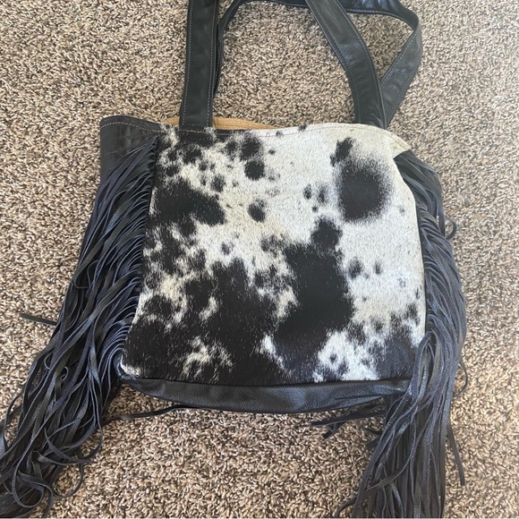 Black Cowhide and faux Crocodile leather side with leather fringe shoulder bag - Picture 1 of 8